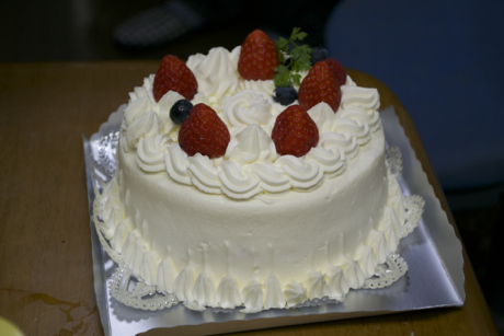 La torta che abbiamo comprato per onorare l'ospitalità di Kuga-san, della Guest House 1965